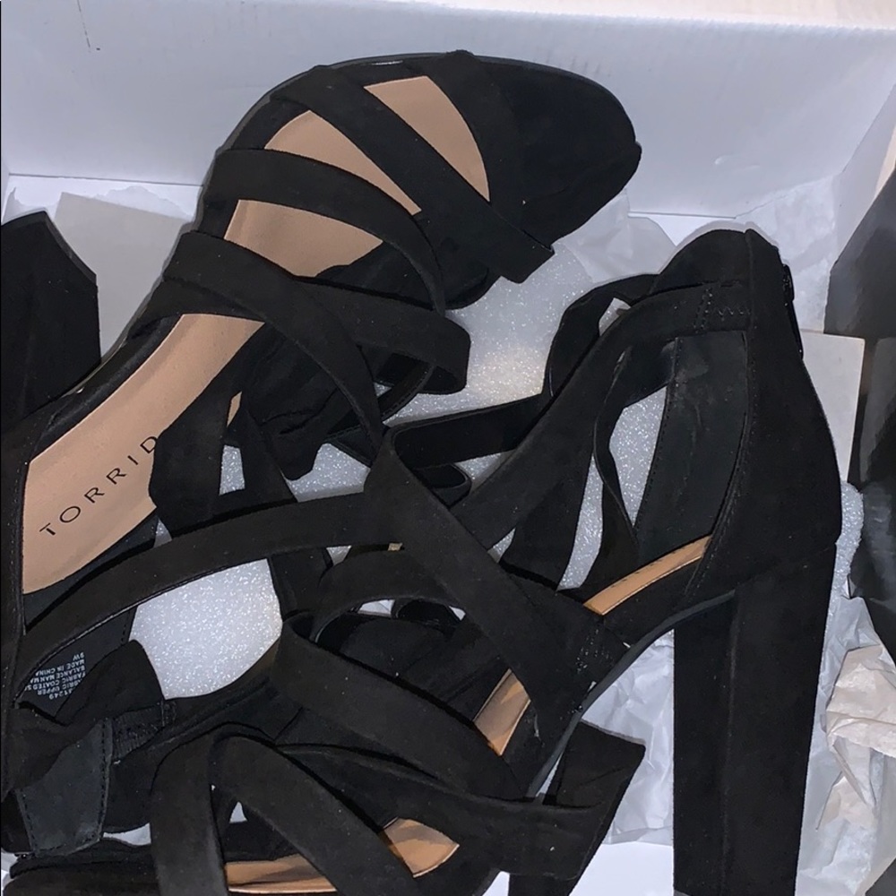 Size 9 strapy black heels